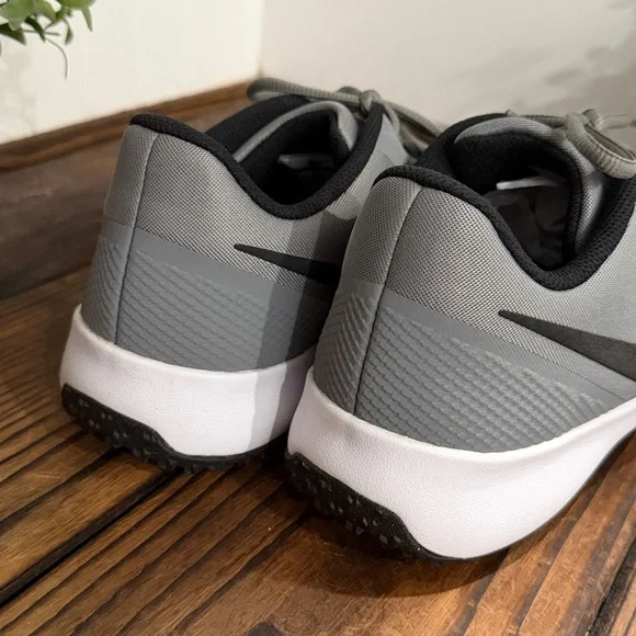 NWT Nike Gray Men’s Complete Trainer Black Accents size 11.5